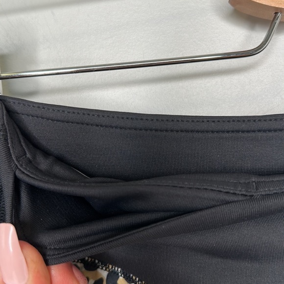 Outdoor Voices Black and Leopard Print Hudson 2.5" Short - Picture 8 of 12